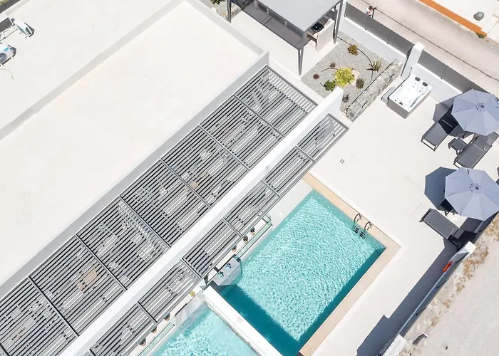 Kiki Luxury Villa Afando