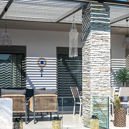 Kiki Luxury Villa Afándu