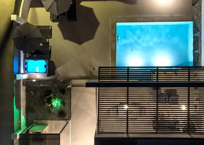 Kiki Luxury * Afantou