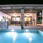 빌라 Kiki Luxury 아판토우