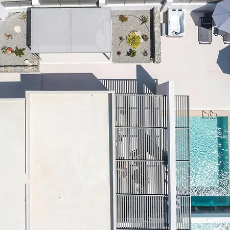 ヴィラ Kiki Luxury *